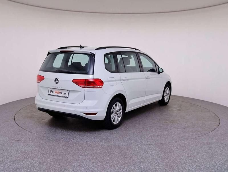 Gebraucht VW Touran Life 150 PS (110 kW) 2024 Weiss  normal Van / Kleinbus