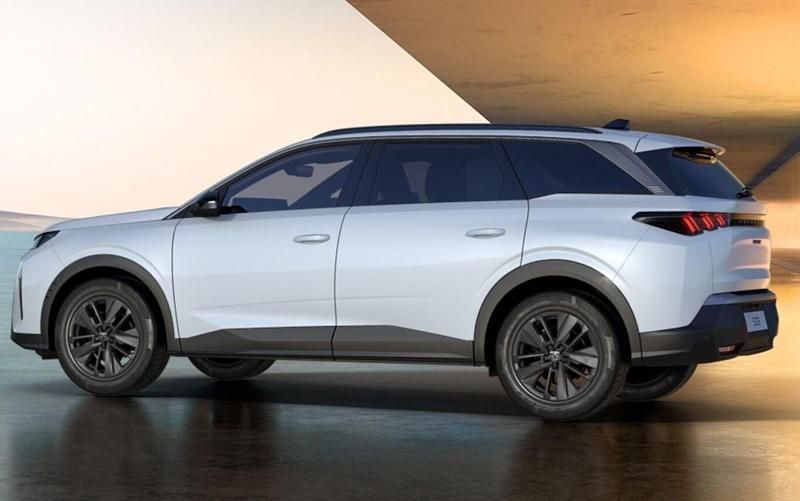 Neu Peugeot 5008 Allure 145 PS (106 kW) 2025 Van / Kleinbus