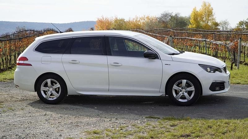 Gebraucht Peugeot 308 SW GT-line 131 PS (96 kW) 2019 Weiß Kombi