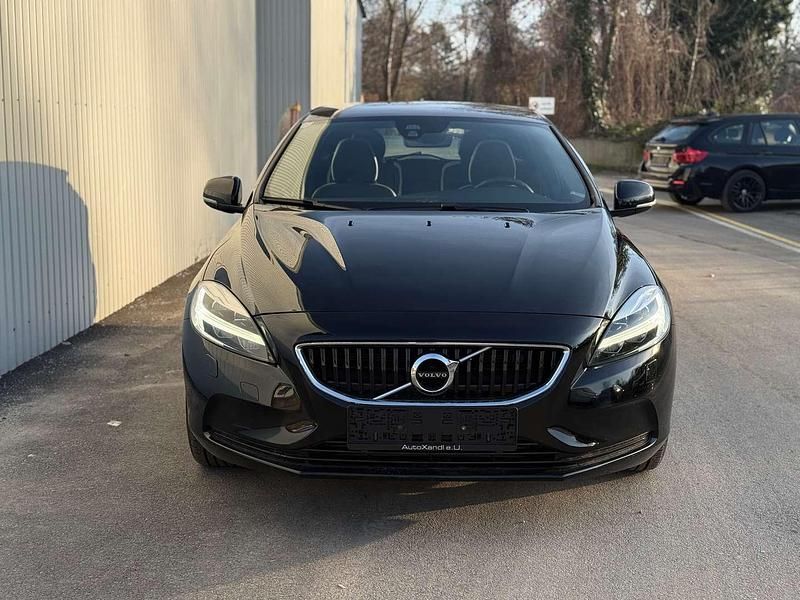 Gebraucht Volvo V40 Linje Svart 122 PS (89 kW) 2019 Schwarz Limousine