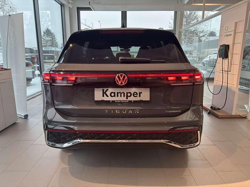 Gebraucht VW Tiguan Sport 204 PS (150 kW) 2025 Grau SUV