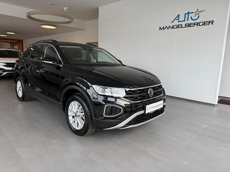 Gebraucht VW T-Roc Life 110 PS (80 kW) 2022 Deep black perleffekt SUV
