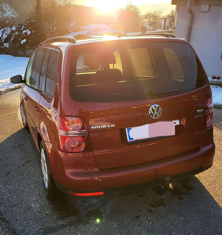 Gebraucht VW Touran Trendline 105 PS (77 kW) 2009 Rot Van / Kleinbus