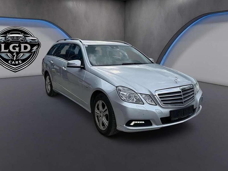 Gebraucht Mercedes E250 204 PS (150 kW) 2010 Grau Kombi