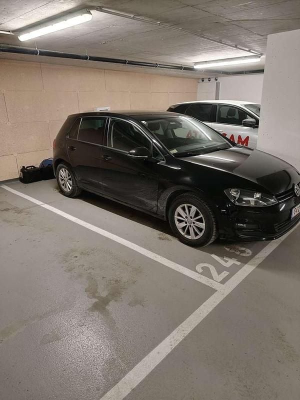 Gebraucht VW Golf VII Comfortline 105 PS (77 kW) 2014 Schwarz Limousine