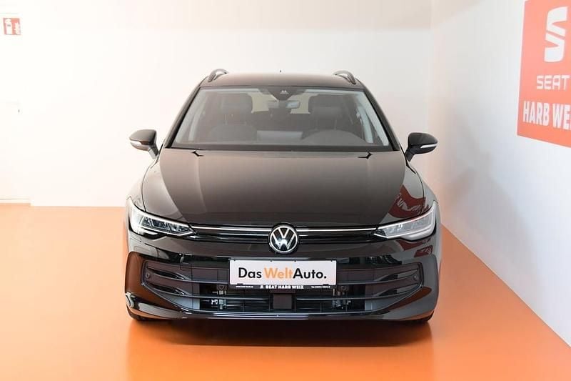 Gebraucht VW Golf VIII Life 116 PS (85 kW) 2025 Schwarz Kombi