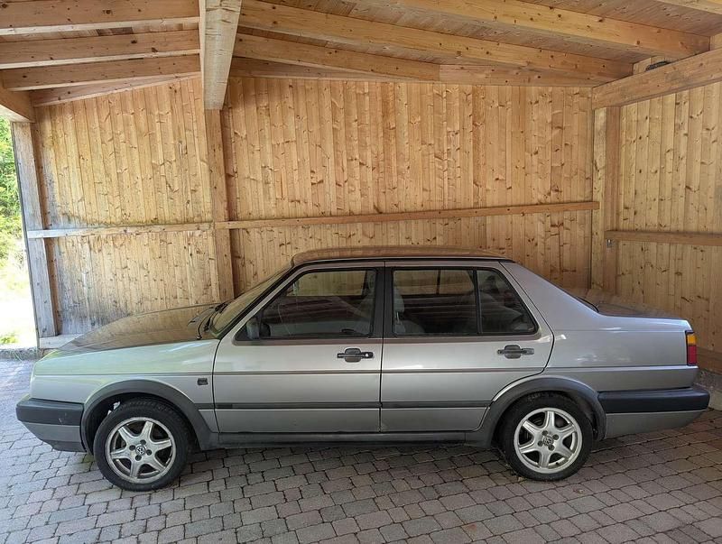 Gebraucht VW Jetta 69 PS (50 kW) 1990 Silber Limousine