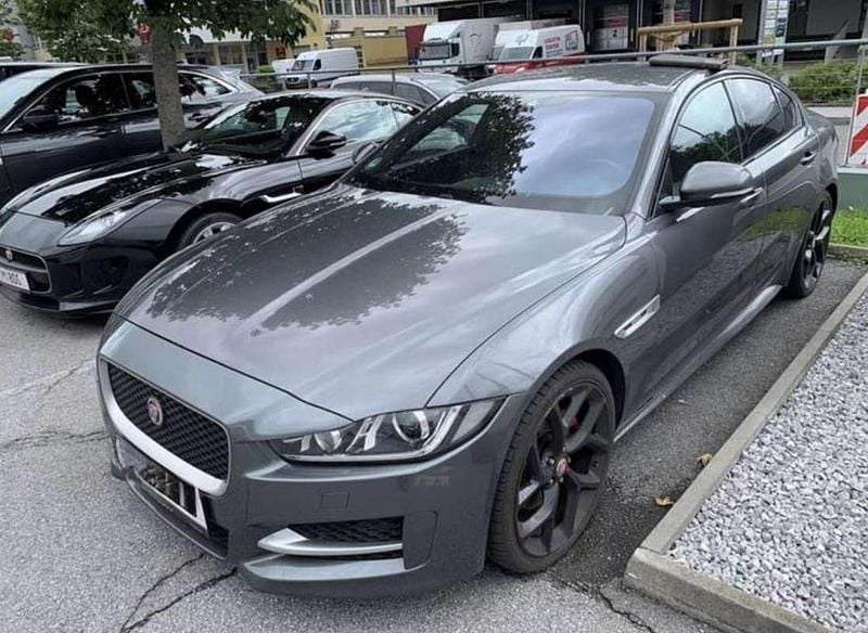 Gebraucht Jaguar XE R-Sport 179 PS (131 kW) 2015 Limousine