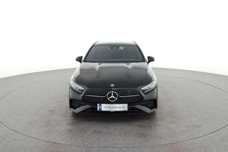 Gebraucht Mercedes A180 116 PS (85 kW) 2025 Nachtschwarz Limousine