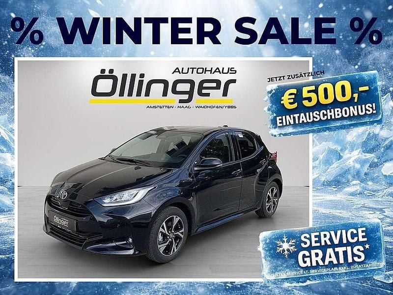 Schwarz Neu 2025 Toyota Yaris Hybrid Active Limousine | € 23.790 (Superpreis) - Bild 1/4