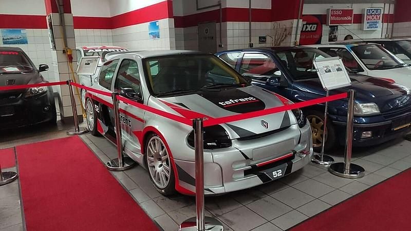 Gebraucht Renault Clio Trophy 279 PS (205 kW) 2000 Silber Coupé