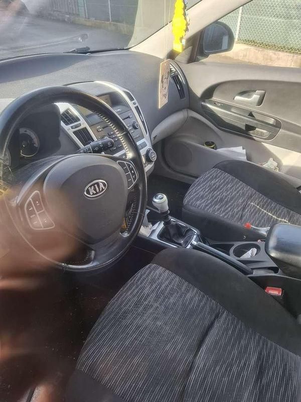 Gebraucht Kia Ceed Active 116 PS (85 kW) 2007 Schwarz Kleinwagen