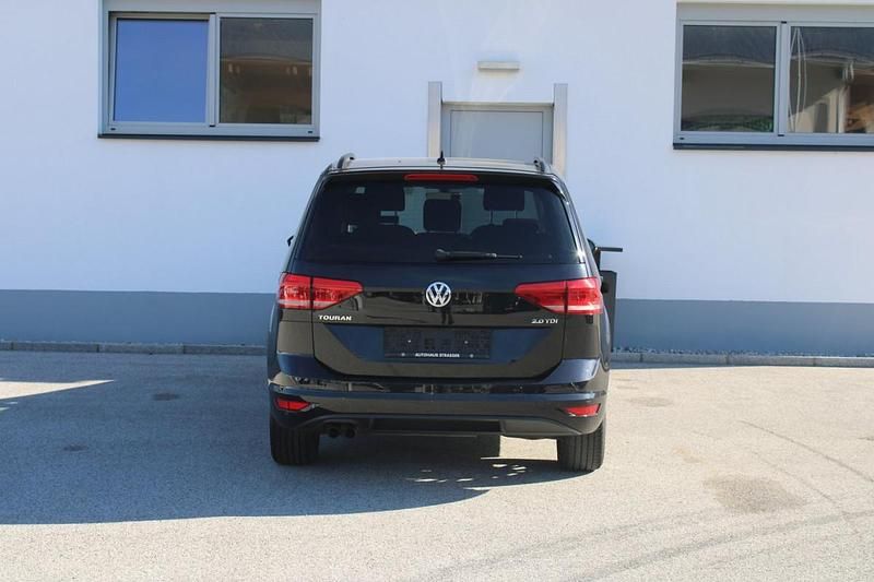 Gebraucht VW Touran Comfortline 150 PS (110 kW) 2016 Schwarz  metallicperleffektno Van / Kleinbus