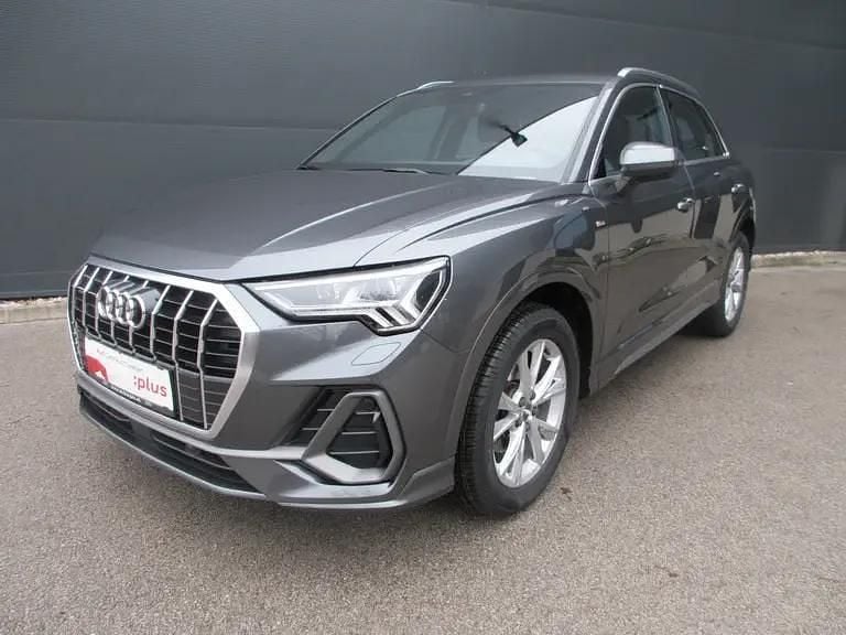 Hellgrau metallicperleffekt Gebraucht 2020 Audi Q3 S-Line SUV | € 33.790 (Guter Preis) - Bild 1/4