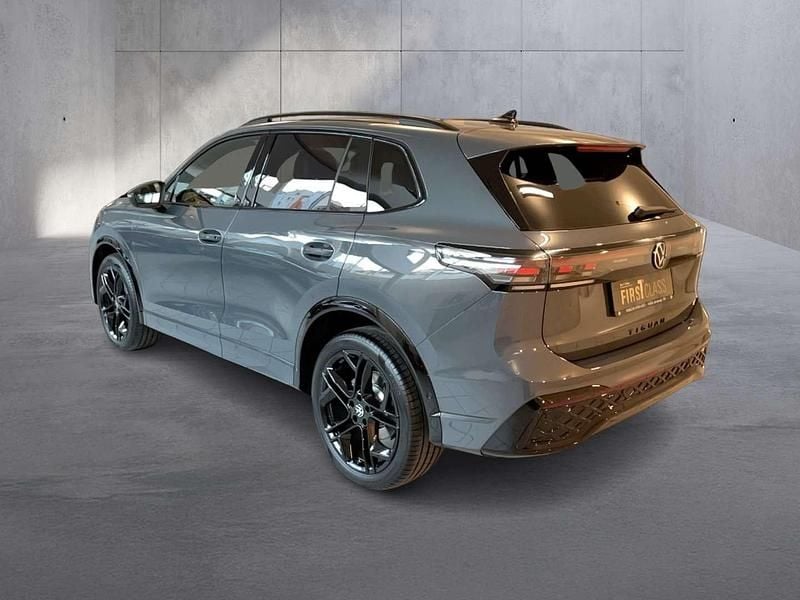 Gebraucht VW Tiguan Sport 177 PS (130 kW) 2025 Mittelgrau  metallic SUV