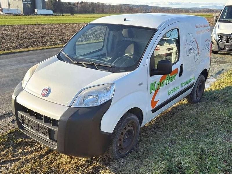 Weiß Gebraucht 2015 Fiat Fiorino Basis Van | € 5.990 - Bild 1/4
