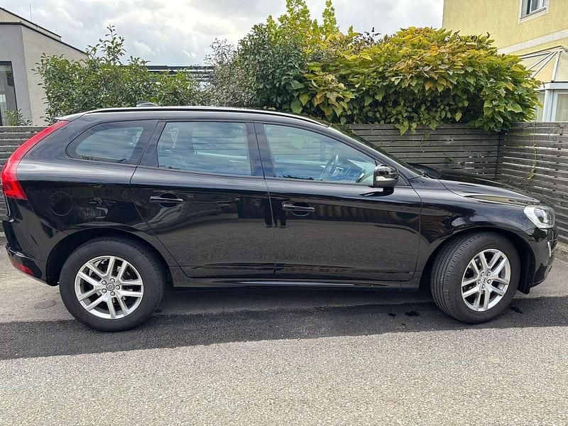 Schwarz Gebraucht 2017 Volvo XC60 Kinetic SUV | € 17.800 - Bild 1/4