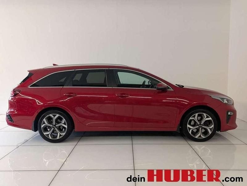 Gebraucht Kia Ceed Sportswagon Gold 136 PS (100 kW) 2021 Rot Kombi