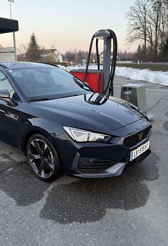 Gebraucht Cupra Leon 150 PS (110 kW) 2022 Blau Kombi