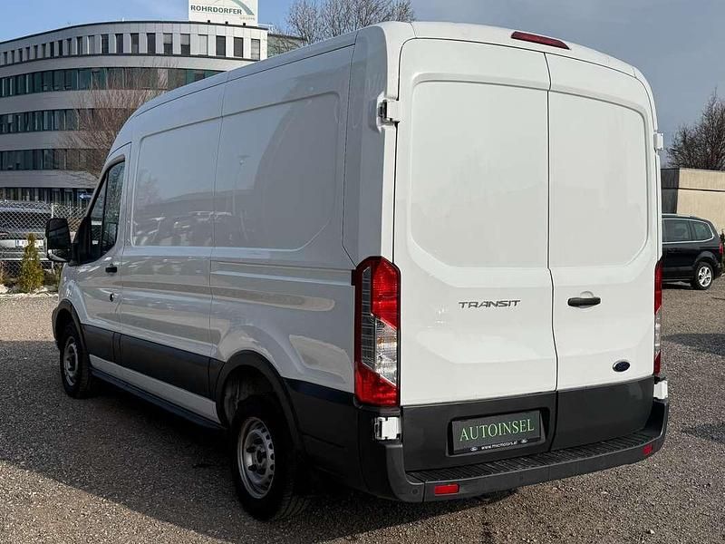 Gebraucht Ford Transit 105 PS (77 kW) 2019 Weiß Van