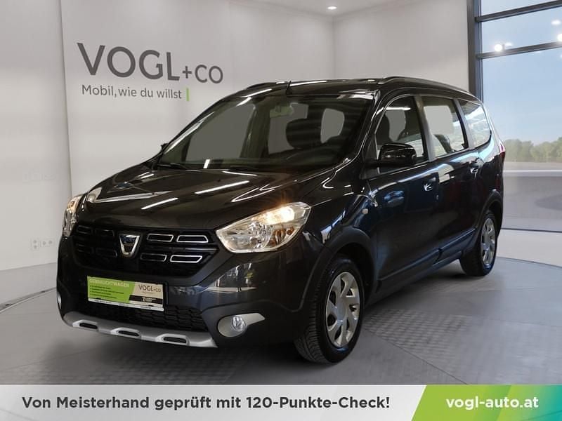 Grau Gebraucht 2021 Dacia Lodgy Celebration Van / Kleinbus | € 14.850 (Fairer Preis) - Bild 1/4