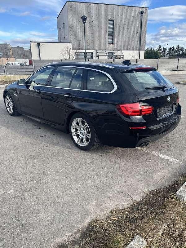 Gebraucht BMW 520 184 PS (135 kW) 2012 Schwarz Kombi