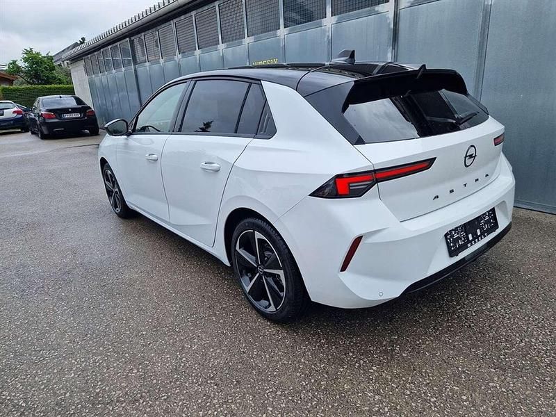 Gebraucht Opel Astra 131 PS (96 kW) 2025 Weiß Limousine