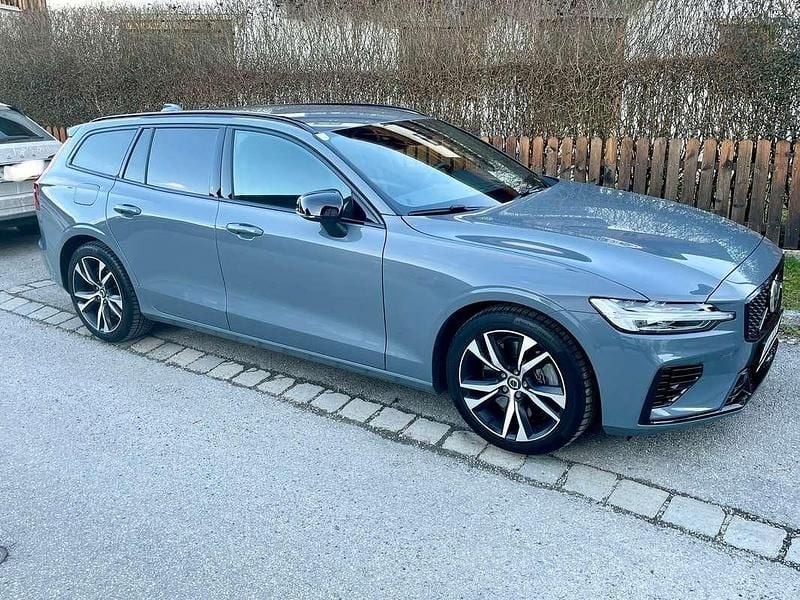 Gebraucht Volvo V60 Plus 253 PS (186 kW) 2022 Grau Kombi