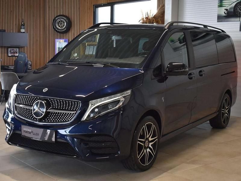 Gebraucht Mercedes V220 AMG 163 PS (119 kW) 2021 Blau Van / Kleinbus
