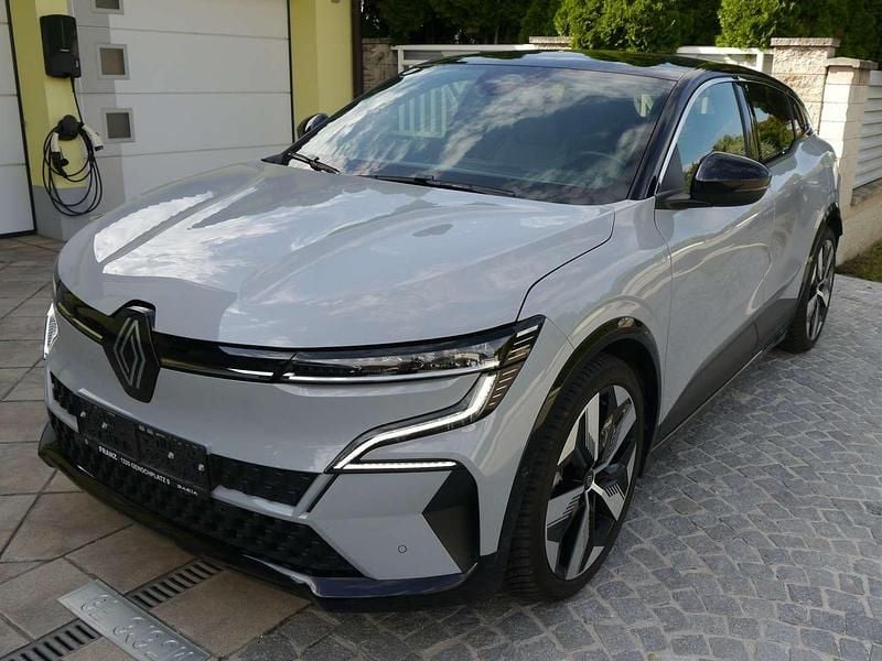 Grau Gebraucht 2023 Renault Megane E-Tech Techno Limousine | € 31.000 (Fairer Preis) - Bild 1/4