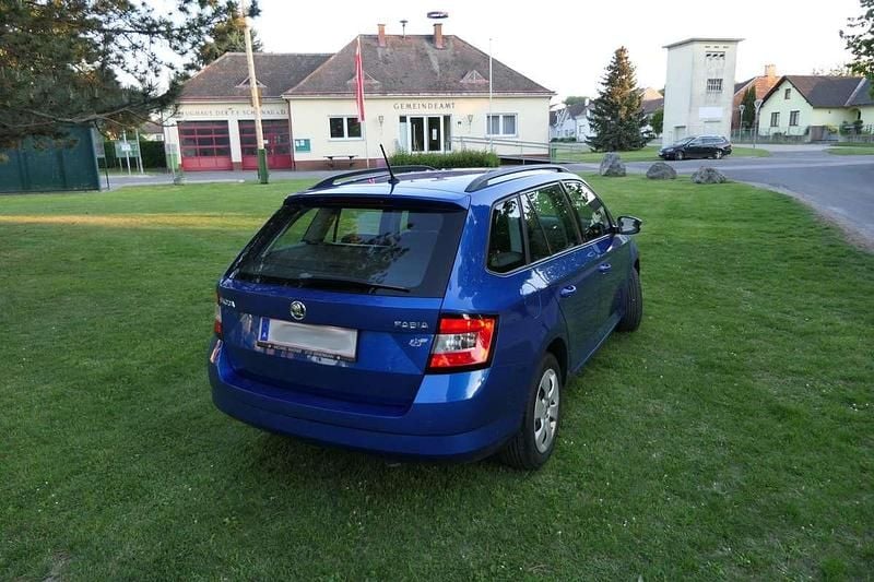 Gebraucht Skoda Fabia 75 PS (55 kW) 2018 Blau Kombi