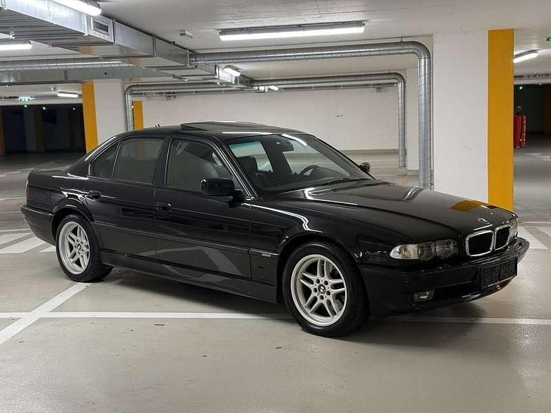 Gebraucht BMW 740 M Sport 245 PS (180 kW) 2000 Schwarz Limousine