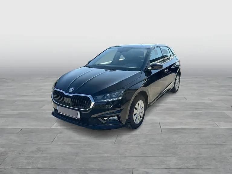 Schwarz metallicperleffektno Gebraucht 2024 Skoda Fabia Essence | € 18.500 (Fairer Preis) - Bild 1/4