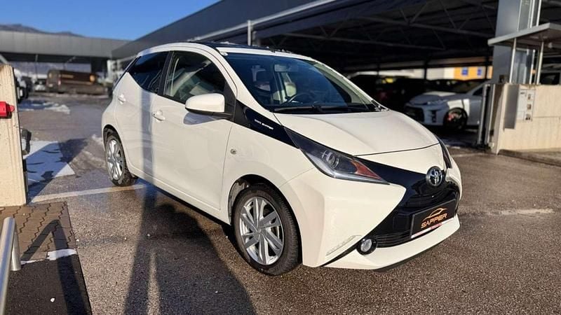 Gebraucht Toyota Aygo X-wave 69 PS (50 kW) 2014 Weiß Kleinwagen