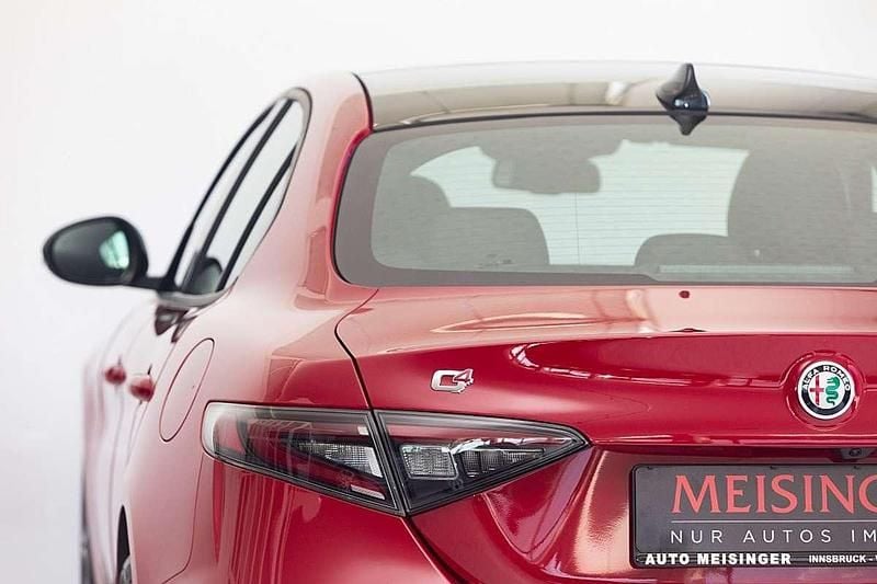 Neu Alfa Romeo Giulia Veloce 280 PS (205 kW) 2025 Rot Limousine