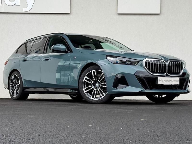 Gebraucht BMW 520 Shadowline 197 PS (144 kW) 2025 Cape york grün Kombi