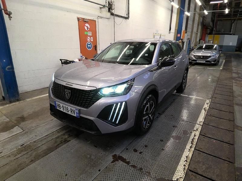 Gebraucht Peugeot 2008 Style 102 PS (75 kW) 2025 SUV