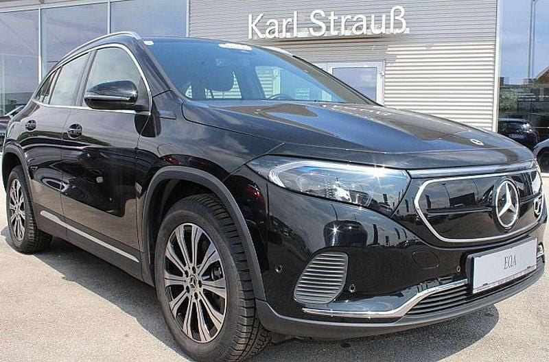 Schwarz Gebraucht 2022 Mercedes EQA250 SUV | € 38.990 (Teuer) - Bild 1/4