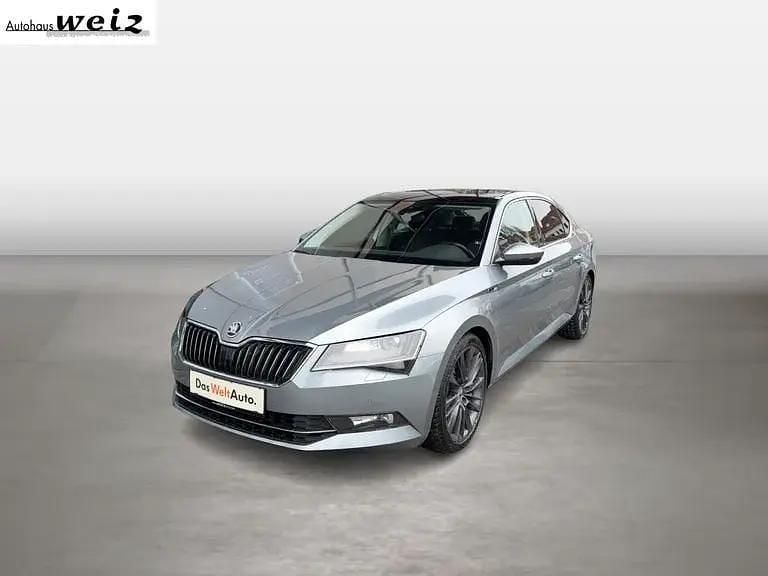 Dunkelgrau metallic Gebraucht 2018 Skoda Superb Style | € 16.900 - Bild 1/4
