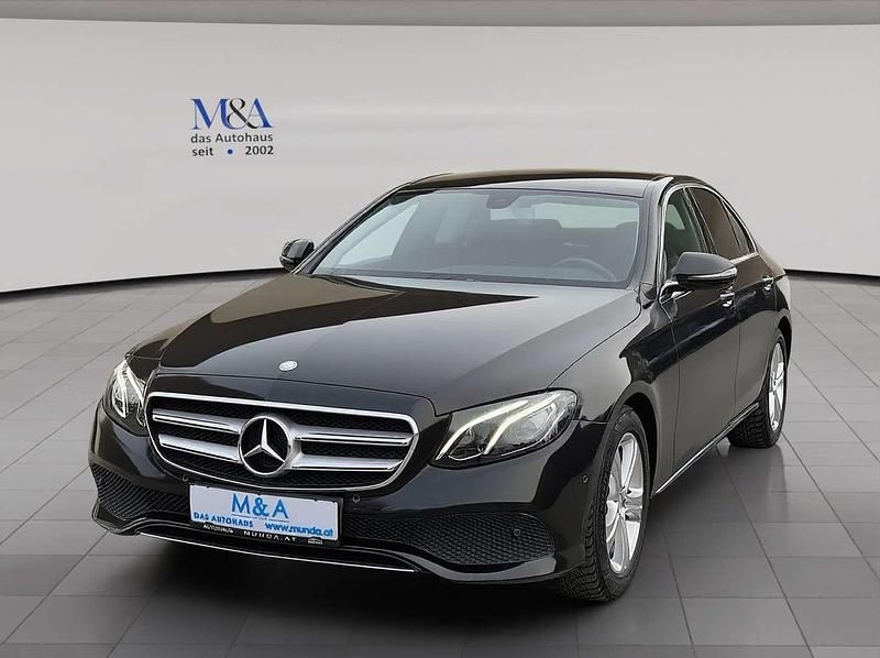 Schwarz Gebraucht 2017 Mercedes E200 Limousine | € 23.900 (Fairer Preis) - Bild 1/4