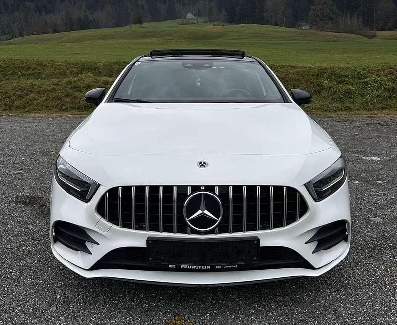 Weiß Gebraucht 2021 Mercedes A250 Limousine | € 37.999 (Etwas zu teuer) - Bild 1/4