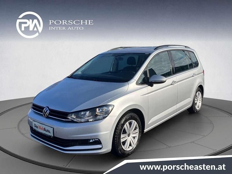Gebraucht VW Touran 122 PS (89 kW) 2022 Silber  metallic Van / Kleinbus