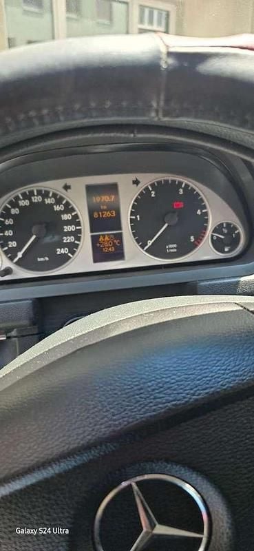 Gebraucht Mercedes 180 109 PS (80 kW) 2007 Limousine