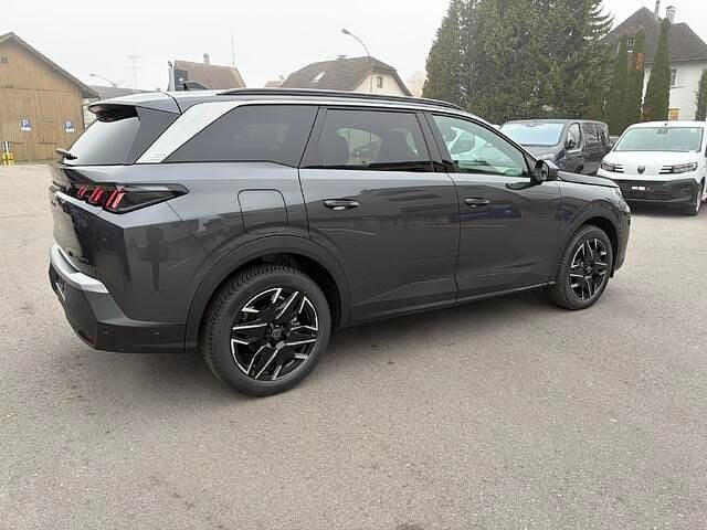 Neu Peugeot 5008 145 PS (106 kW) 2025 Grau SUV