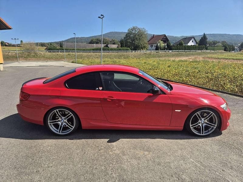 Gebraucht BMW 335 306 PS (225 kW) 2011 Rot Coupé