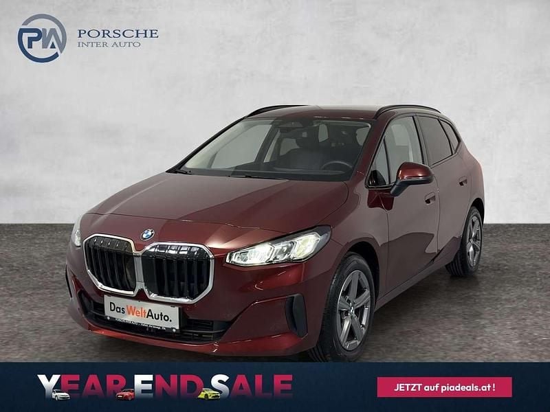 Rot Gebraucht 2025 BMW 220 Active Tourer Van / Kleinbus | € 34.990 (Superpreis) - Bild 1/4