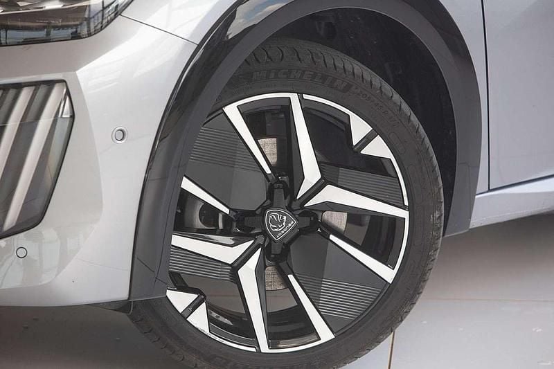 Gebraucht Peugeot e-208 GT 114 kW (156 PS) 2025 Grau Kleinwagen