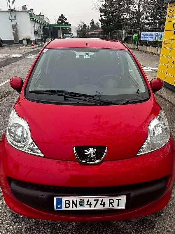 Rot Gebraucht 2008 Peugeot 107 Kleinwagen | € 2.900 - Bild 1/4