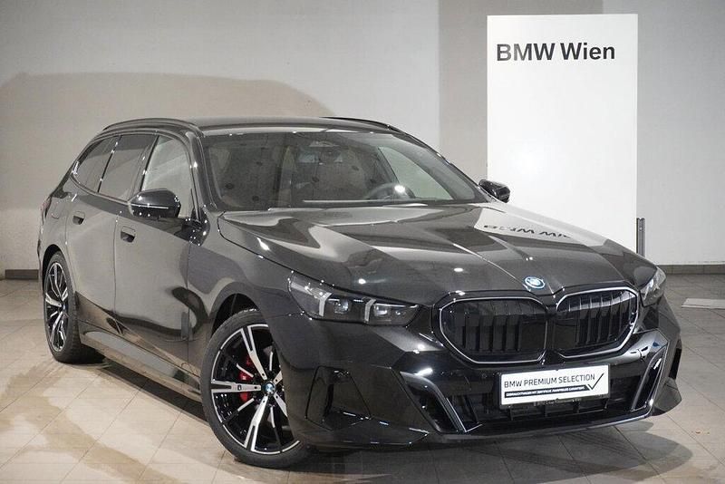 Saphirschwarz Gebraucht 2025 BMW 530e Efficient Dynamics | € 66.765 (Fairer Preis) - Bild 1/1
