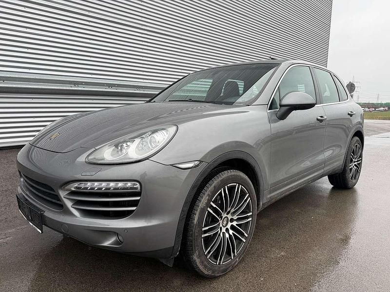 Gebraucht Porsche Cayenne 239 PS (175 kW) 2011 Grau SUV